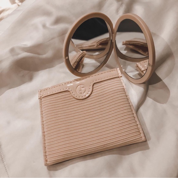 💕Giorgio Armani Beauty  Mirror in pouch~LIMITED edition - Picture 10 of 13